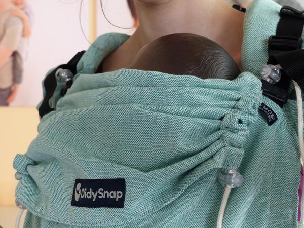 DidySnap: Kopfstütze mit Neugeborenem
