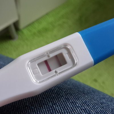Aufnahme eines positiven Schwangerschafttests