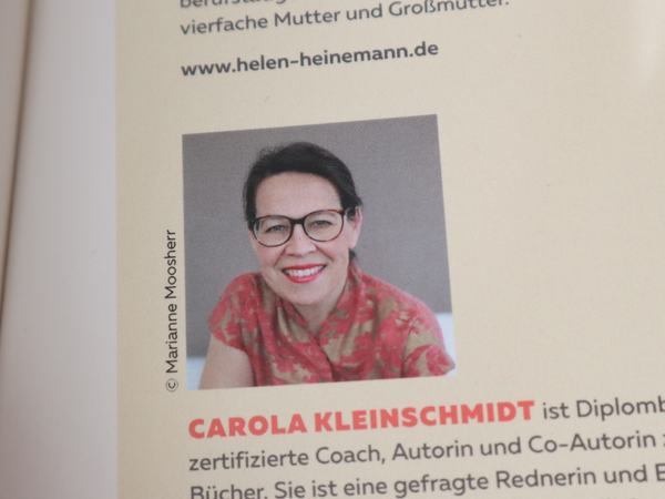 Aufnahme des Autorinnenfotos von Carola Kleinschmidt im Buch.